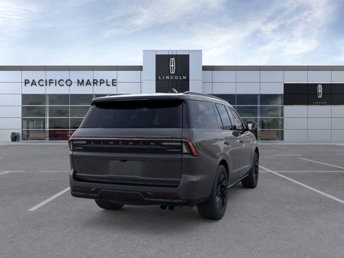 New 2026 Lincoln Navigator Reserve w/ Jet Appearance Package image 8