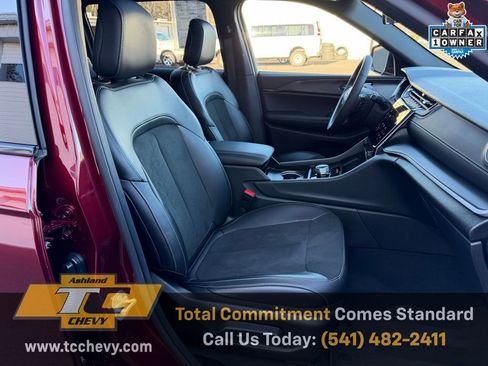 Used 2025 Jeep Grand Cherokee L Altitude image 16