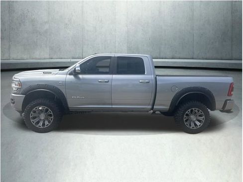 Used 2019 RAM 3500 Laramie AWD/4WD image 2