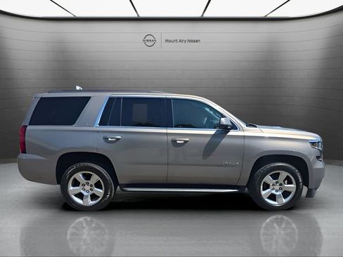 Used 2018 Chevrolet Tahoe LT w/ Luxury Package AWD/4WD image 3