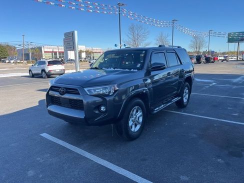 Used 2022 Toyota 4Runner SR5 Premium w/ Moonroof Package image 38