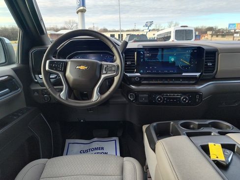 Used 2025 Chevrolet Silverado 1500 LT image 17