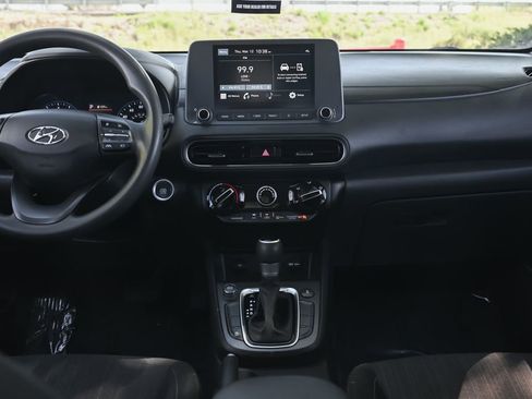 Used 2023 Hyundai Kona SEL AWD/4WD image 30
