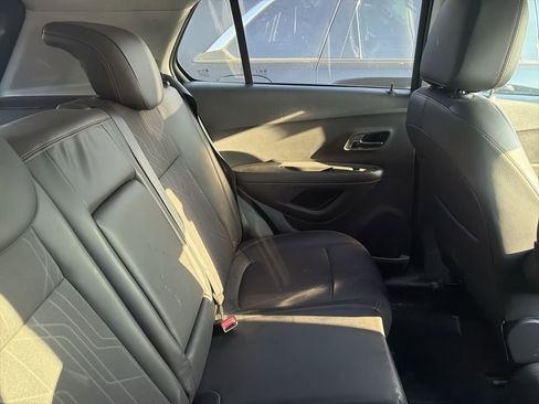 Used 2020 Chevrolet Trax LT w/ Redline Edition image 5