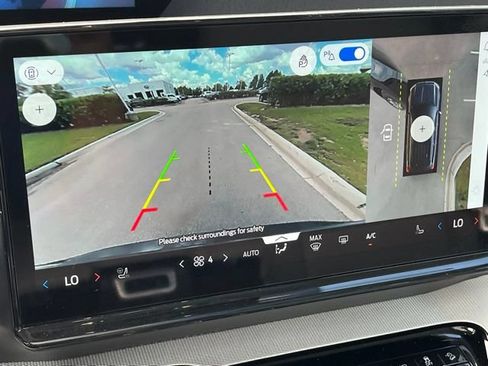 Used 2025 Ford Expedition Active AWD/4WD image 34