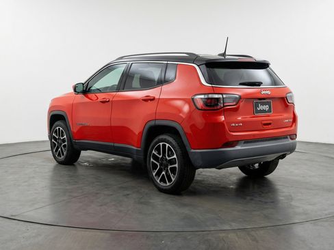 Used 2025 Jeep Compass Trailhawk AWD/4WD image 6