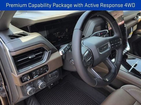 New 2026 GMC Yukon Denali Ultimate AWD/4WD image 10