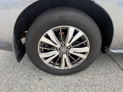 Used 2017 Nissan Pathfinder S FWD image 17