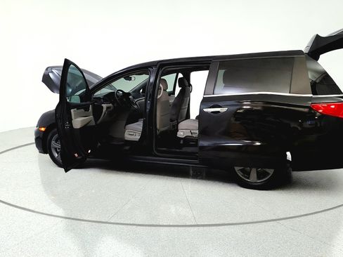 Used 2022 Honda Odyssey EX image 12