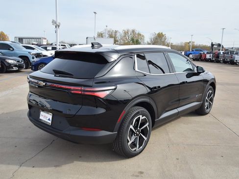 New 2026 Chevrolet Equinox EV LT image 4