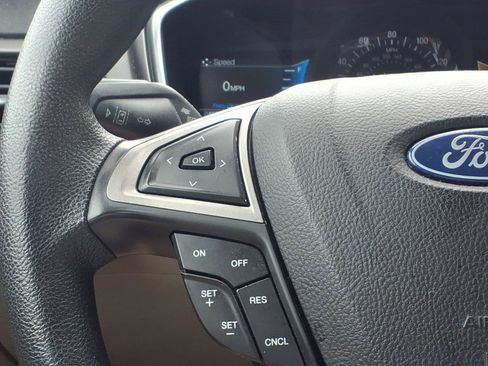Used 2020 Ford Fusion SE FWD image 19