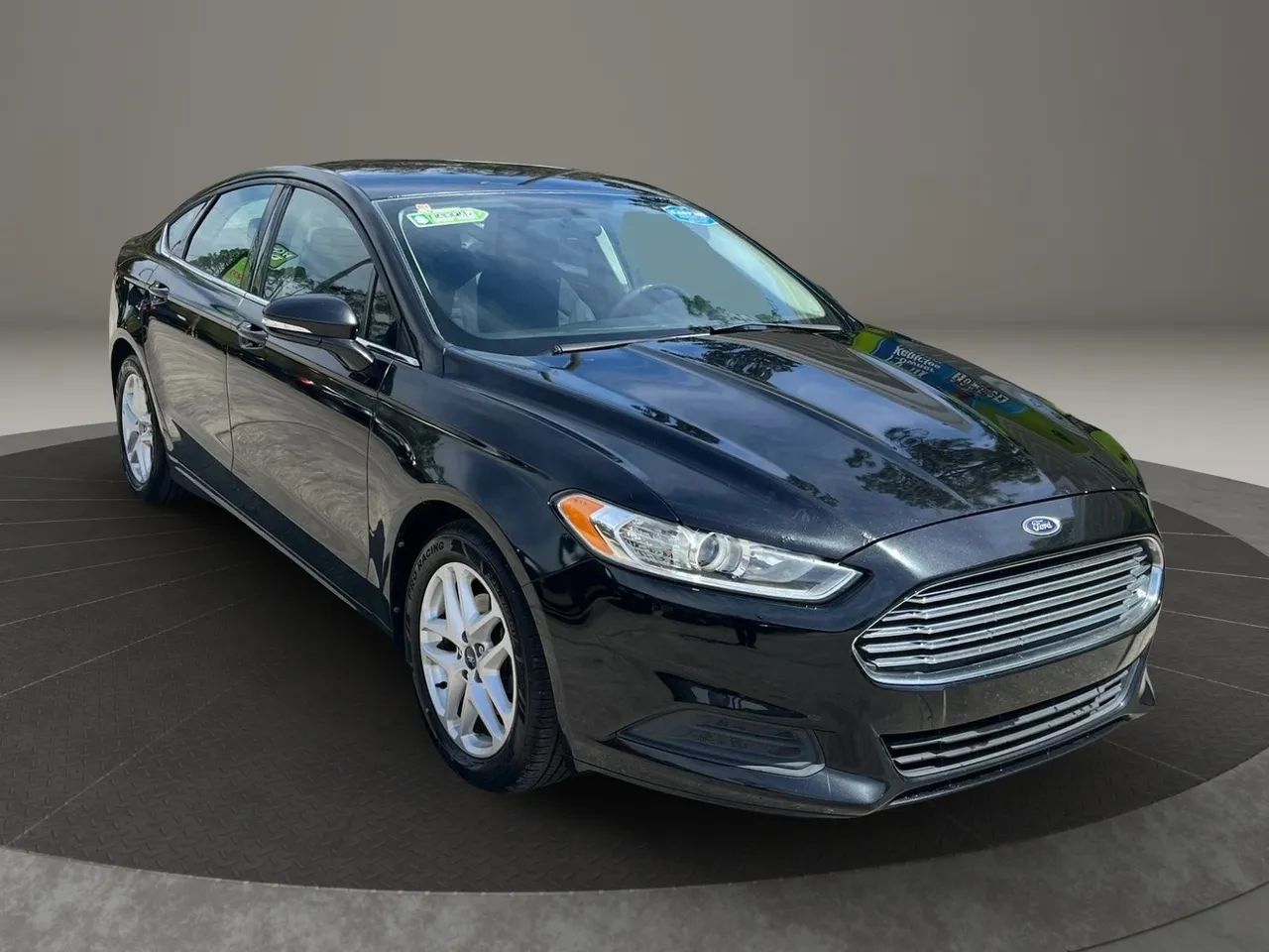 Used 2014 Ford Fusion SE FWD image 1