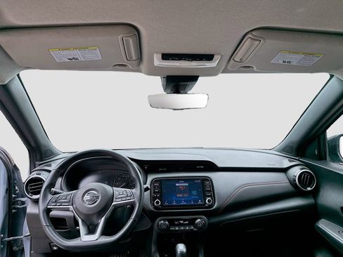 Used 2021 Nissan Kicks SR w/ Interior Electronics Package FWD image 17