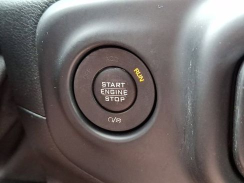 Used 2018 Jeep Wrangler Unlimited Sahara w/ Dual Top Group AWD/4WD image 24
