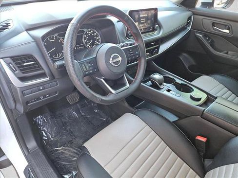 Used 2024 Nissan Rogue SV AWD/4WD image 20