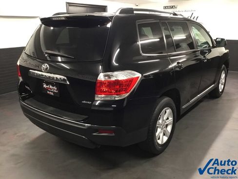 Used 2013 Toyota Highlander Plus AWD/4WD image 11