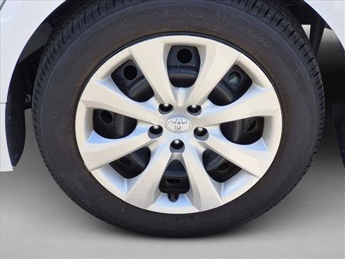Used 2025 Toyota Corolla LE FWD image 15