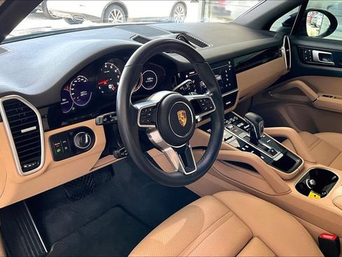 Used 2022 Porsche Cayenne Platinum Edition AWD/4WD image 16