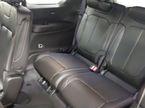 New 2025 Jeep Grand Cherokee L Limited w/ Luxury Tech Group II image 39