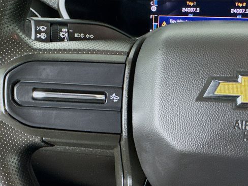 Used 2023 Chevrolet Colorado W/T image 13