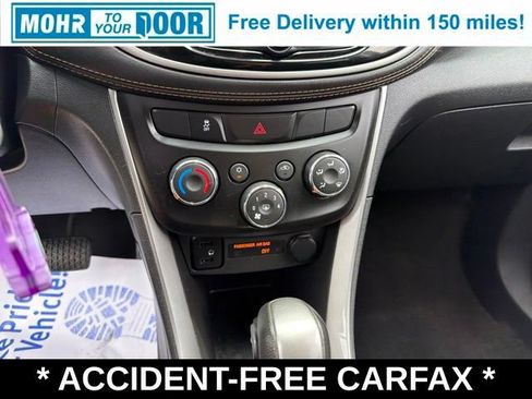Used 2022 Chevrolet Trax LT AWD/4WD image 22