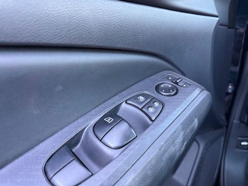 Used 2024 Nissan Altima 2.5 SV AWD/4WD image 18