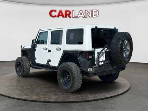 Used 2013 Jeep Wrangler Unlimited Rubicon w/ Connectivity Group AWD/4WD image 3