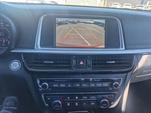 Used 2019 Kia Optima S image 11