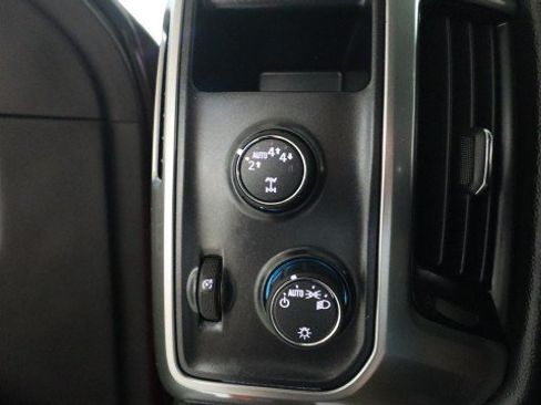 Used 2017 Chevrolet Silverado 1500 LT AWD/4WD image 16