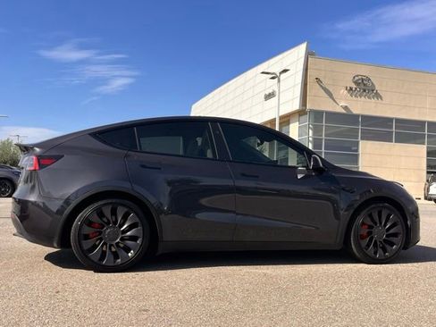 Used 2024 Tesla Model Y Performance image 5