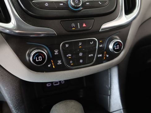 Used 2023 Chevrolet Equinox LT w/ Driver Convenience Package image 7