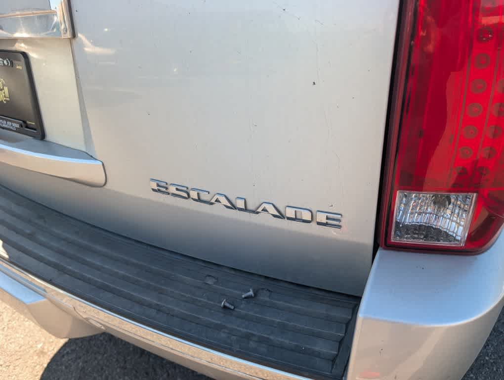 Used 2014 Cadillac Escalade Luxury AWD/4WD image 9