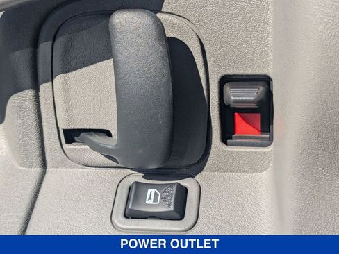 Used 2025 Chevrolet Express 3500 Extended RWD image 12