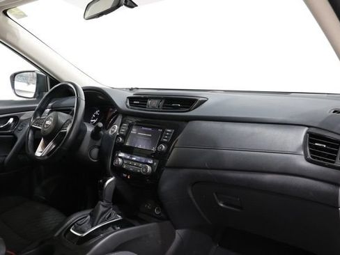 Used 2018 Nissan Rogue SV AWD/4WD image 14