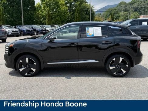 Used 2025 Nissan Kicks SR AWD/4WD image 8