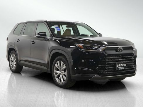 Used 2025 Toyota Grand Highlander AWD image 7