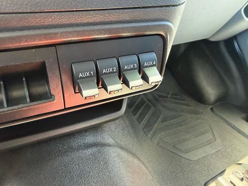 Used 2015 Ford Transit 350 XL RWD image 22