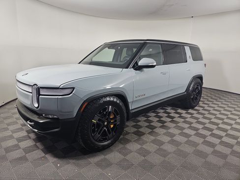 Used 2023 Rivian R1S Adventure image 1