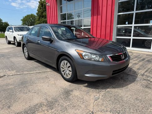 Used 2010 Honda Accord LX image 2