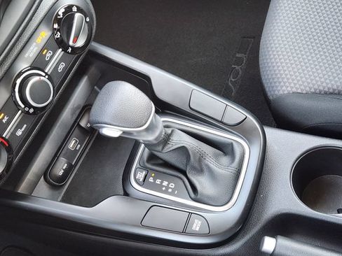 Certified 2025 Kia Soul LX w/ LX Technology Package FWD image 20