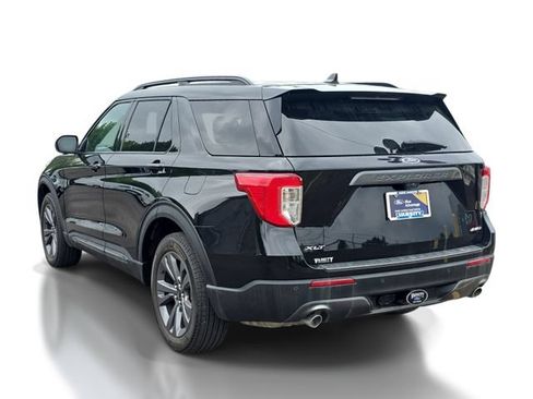 Certified 2023 Ford Explorer XLT w/ Equipment Group 202A AWD/4WD image 3
