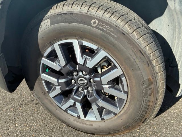 Certified 2024 Nissan Frontier SL w/ Technology Package AWD/4WD image 10