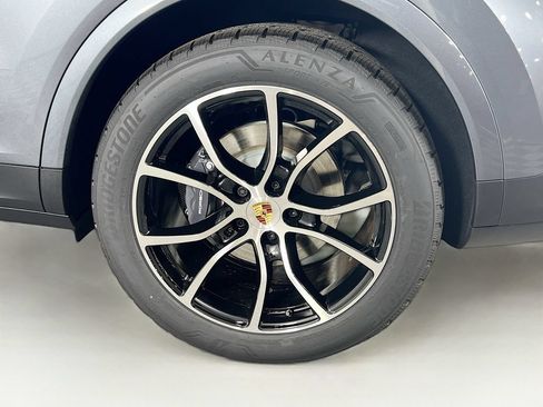 New 2026 Porsche Cayenne AWD/4WD image 33