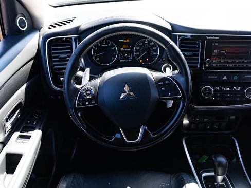 Used 2018 Mitsubishi Outlander GT AWD/4WD image 11