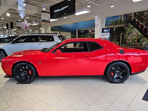 Used 2022 Dodge Challenger SRT Hellcat image 4