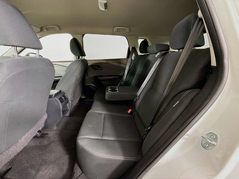 Used 2023 Nissan Rogue S AWD/4WD image 26
