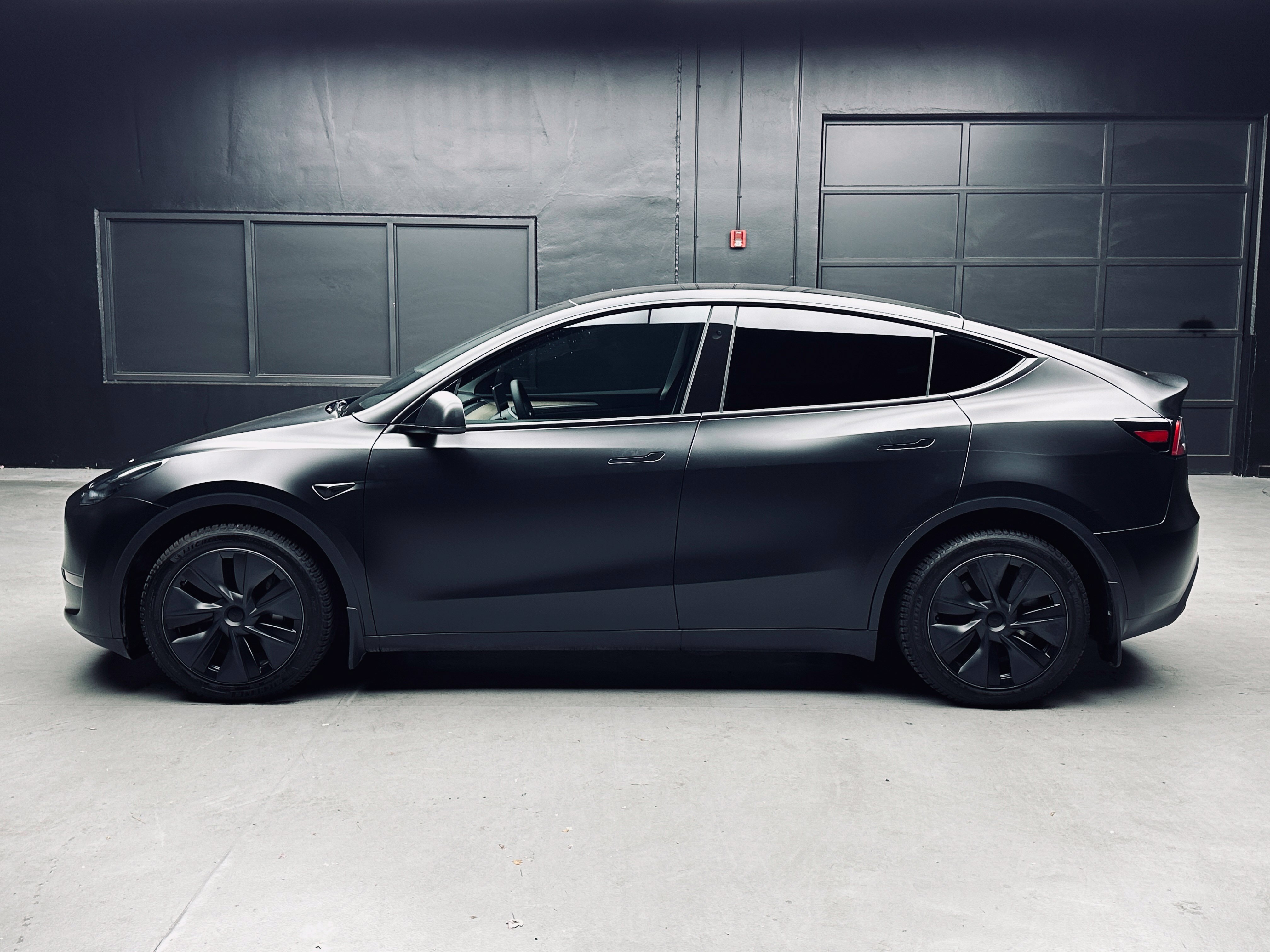 Used 2024 Tesla Model Y Long Range AWD/4WD image 4