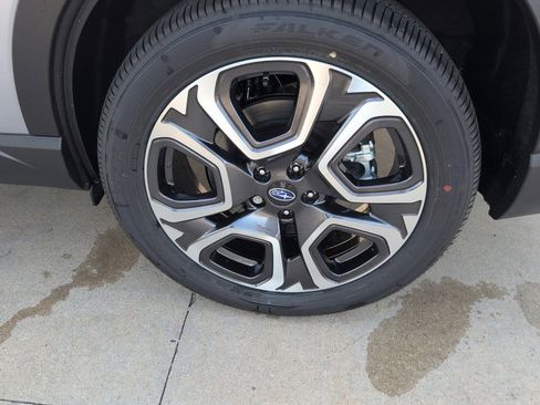 Used 2025 Subaru Ascent Limited image 11