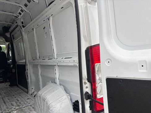 Used 2024 RAM ProMaster 2500 w/ Convenience Group FWD image 18