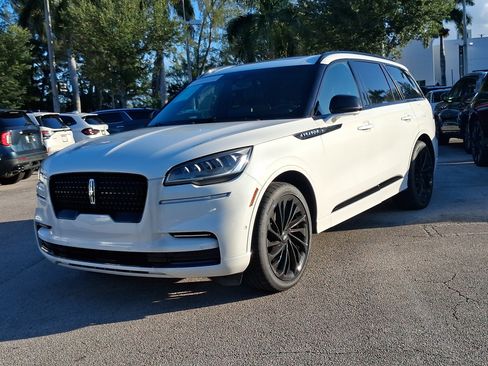Certified 2024 Lincoln Aviator Reserve w/ Jet Package RWD image 2